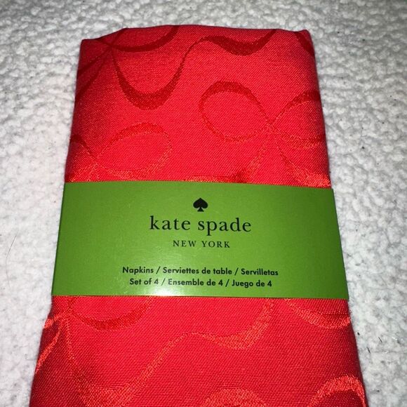 Kate Spade Cloth Napkins Set of 4 Red Bow Pattern NWT - Picture 2 of 5